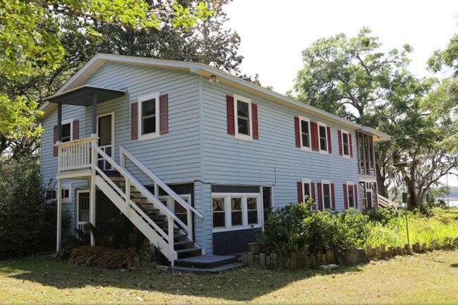 Foto del edificio - 1490 Creekwood Rd