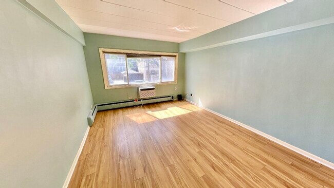 Foto del edificio - 5616 N Kenmore Ave