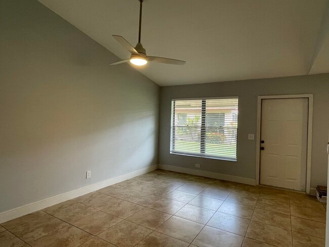 Building Photo - 2592 Ida Way
