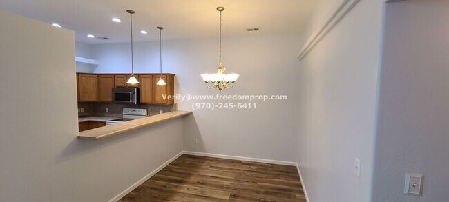 Building Photo - 588 1/2 Belhaven Way