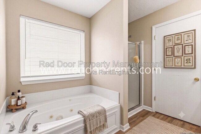 Foto del edificio - 12419 Deerview Dr