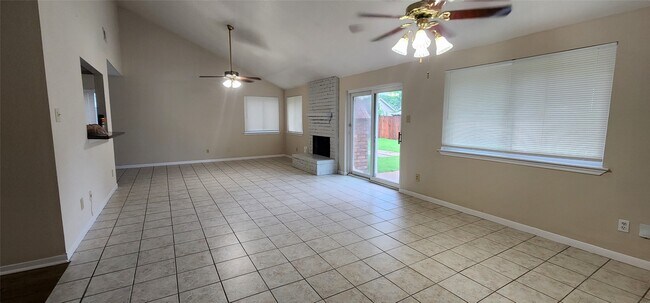 Building Photo - 15215 Ensenada Dr