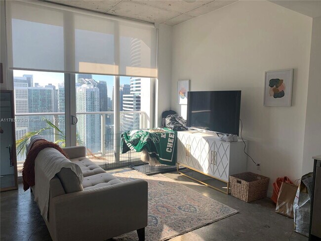 Foto del edificio - 151 SE 1st St