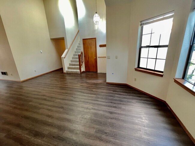 Building Photo - Price Reduced! Nice Mountain Park home, in...