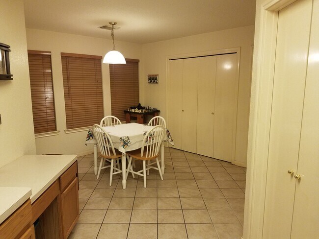 Building Photo - 7307 Chenal Pt