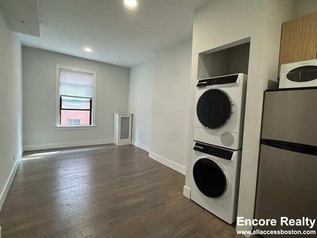 Foto del edificio - 270 Newbury St