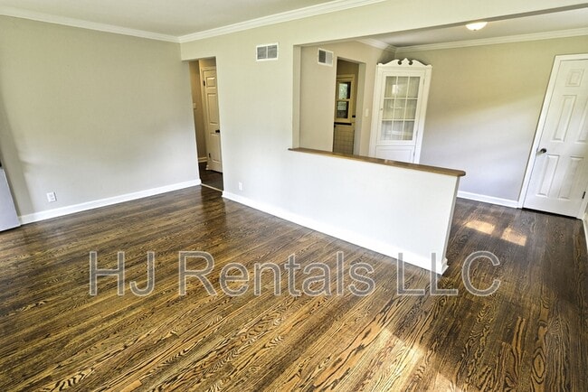 Building Photo - 9650 Cutler Dr