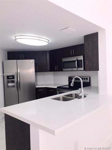 Building Photo - 9441 Fontainebleau Blvd
