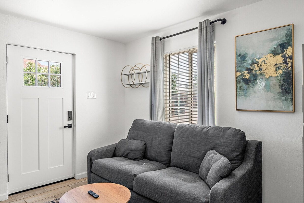 Foto principal - 2228 W Georgia Ave
