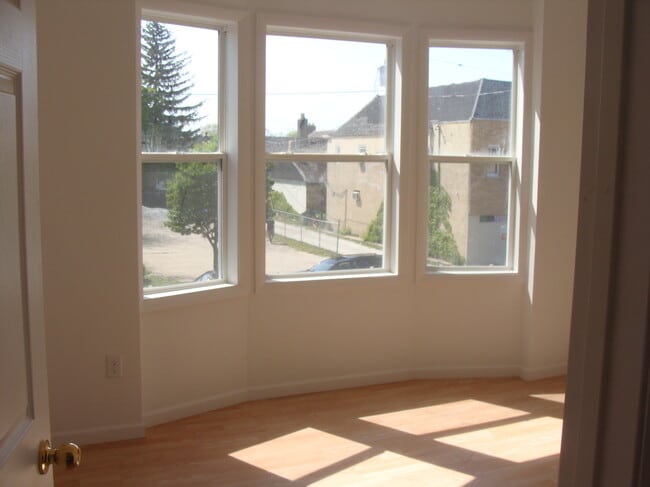 Foto del edificio - 6321 24th Ave