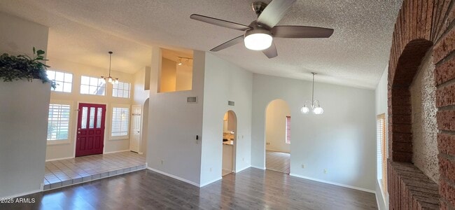 Building Photo - 1601 W Oakland St