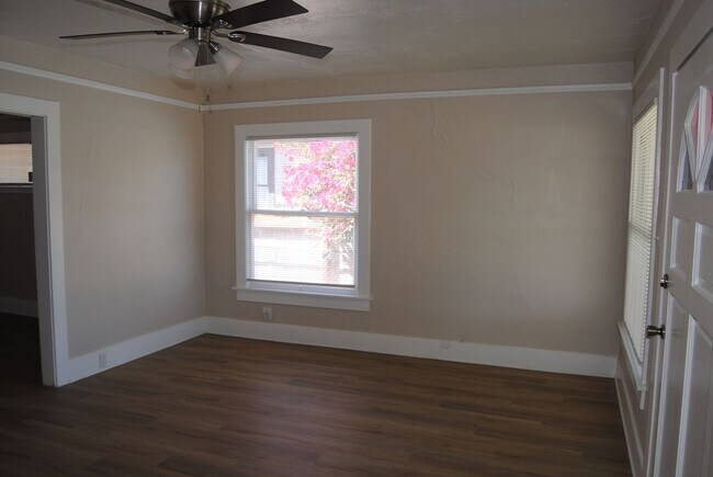 Foto del edificio - 2403 Sunset Ave