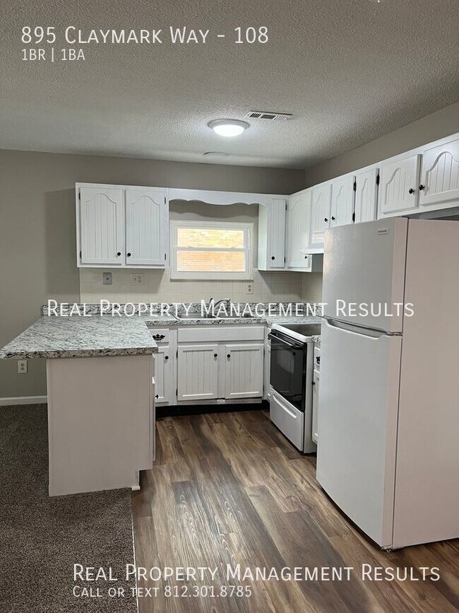 Foto del edificio - 895 Claymark Way