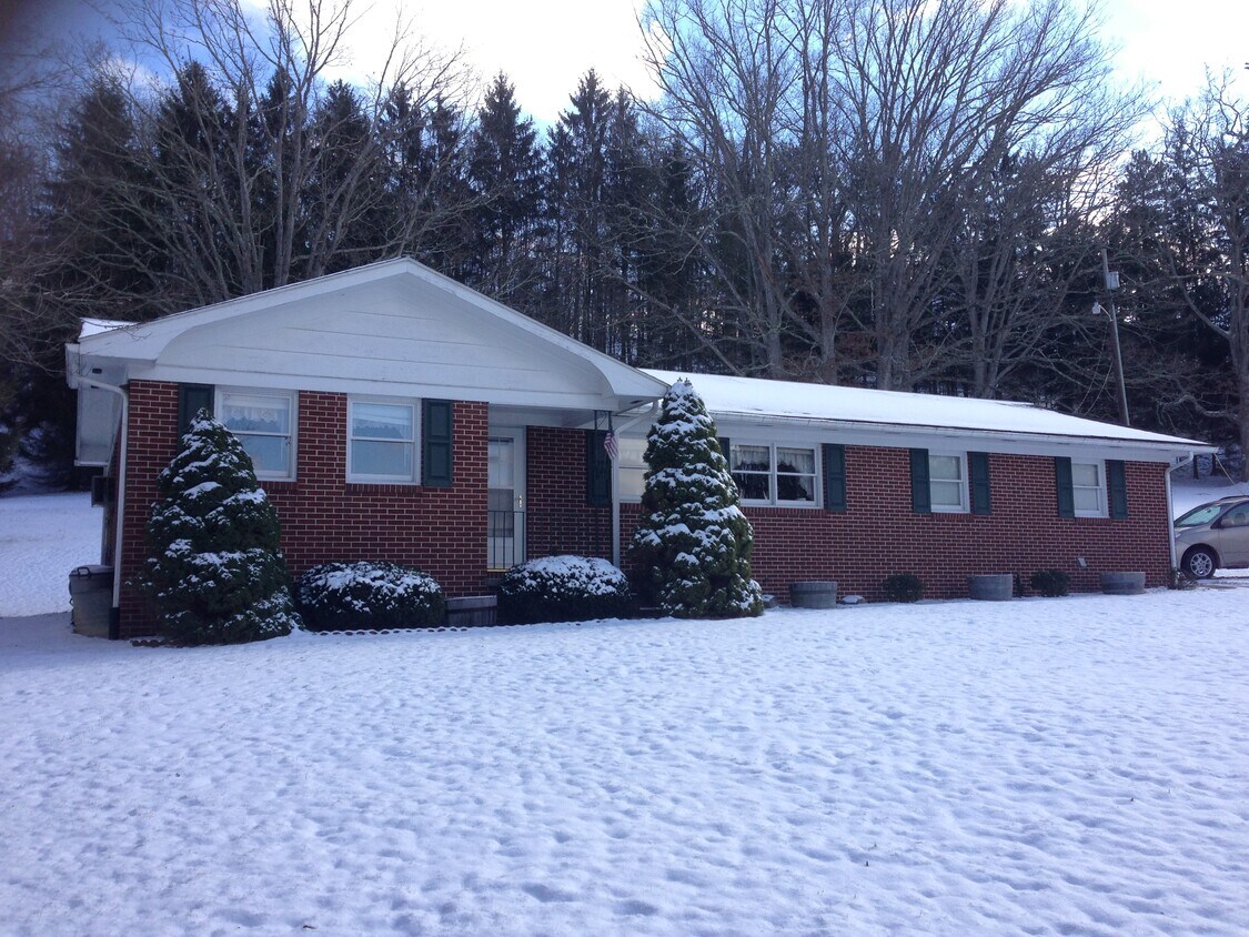 90 Water St, Beverly, WV 26253 House for Rent in Beverly, WV