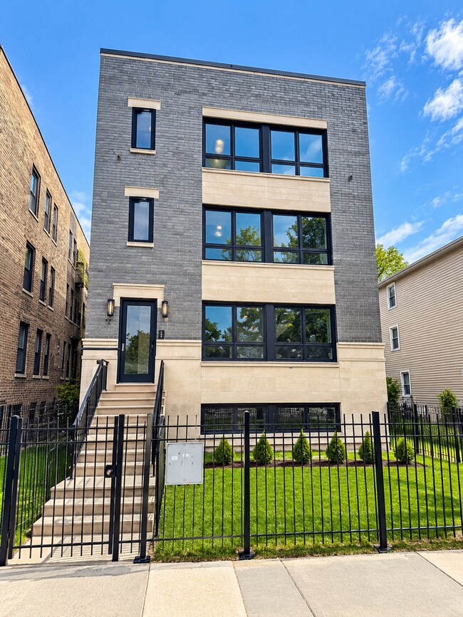 Building Photo - 1327 S Fairfield Ave