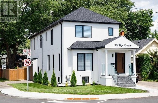 Building Photo - 1384 Pape Ave
