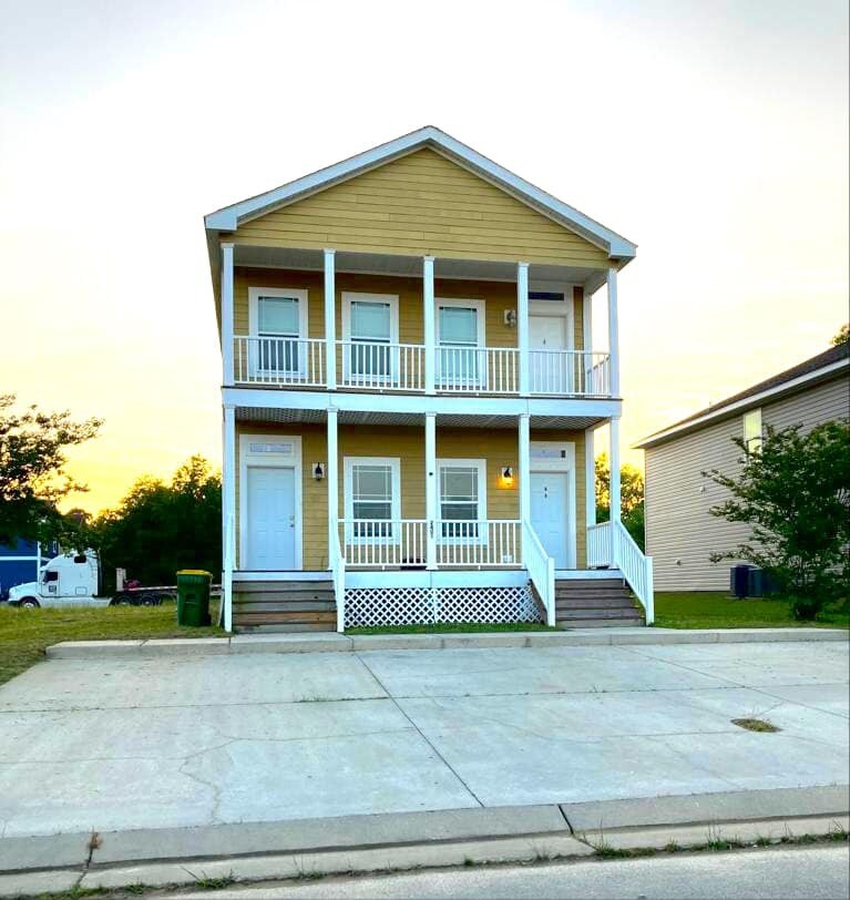 Primary Photo - 2401 Esplanade St