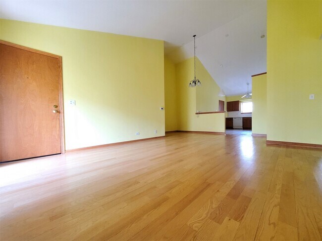 Building Photo - 8710 W Evelyn Ln