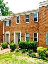 Building Photo - 407 Folkstone Cir