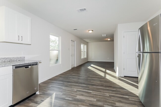 Foto del edificio - 15552 Briar Forest Dr, Conroe, TX