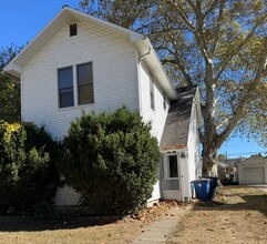 Building Photo - 325 S Church St