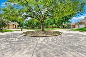 Building Photo - 1103 Parkhaven Ln