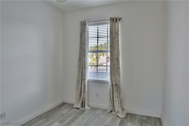 Foto del edificio - 6182 Towncenter Cir