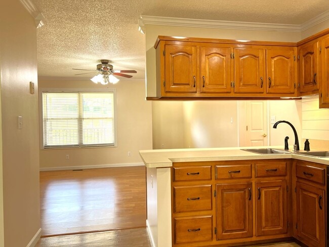 Building Photo - Maryville 37804 - 3 bedroom 2.5 bath - call Adam Sharp 865-254-0980