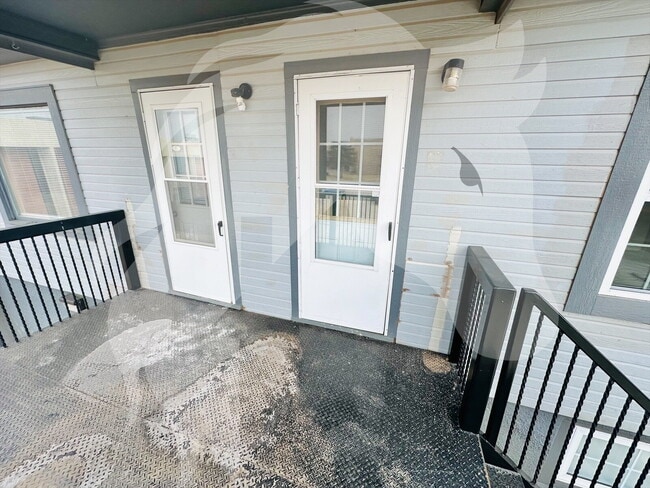 Building Photo - 1623 Main St