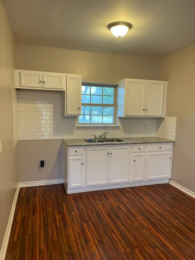 Building Photo - 7301 Brockley Ln