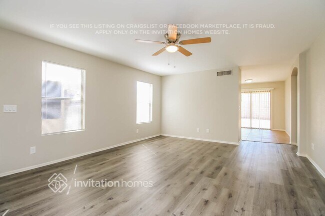 Building Photo - 10933 E Clovis Ave