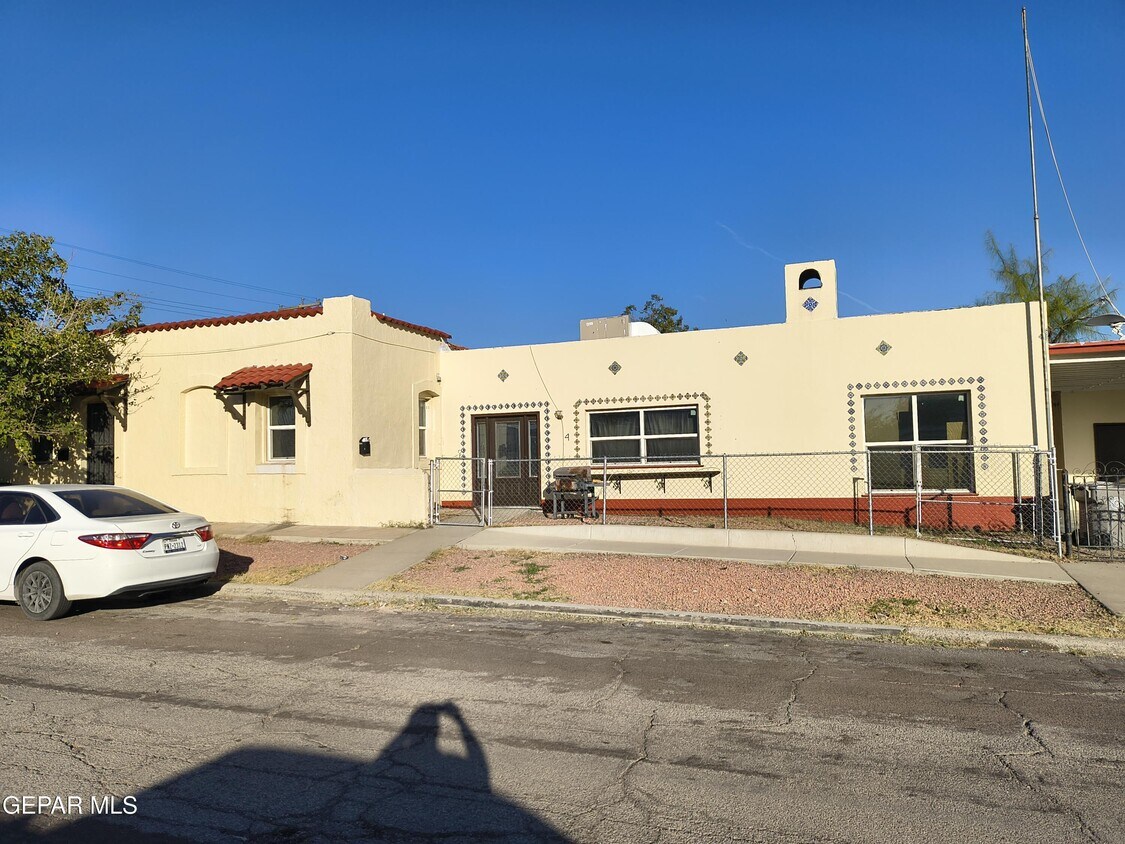 Foto principal - 714 N San Marcial St