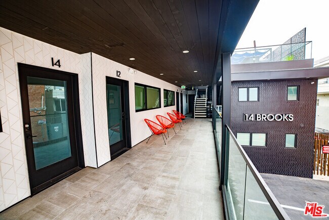 Foto del edificio - 14 Brooks Ave