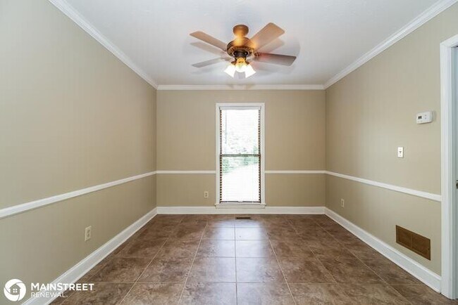 Building Photo - 8105 Thornwood Rd, Louisville, KY 40220