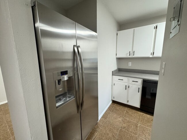 Photo - 1326 Holland Park Blvd Apartment