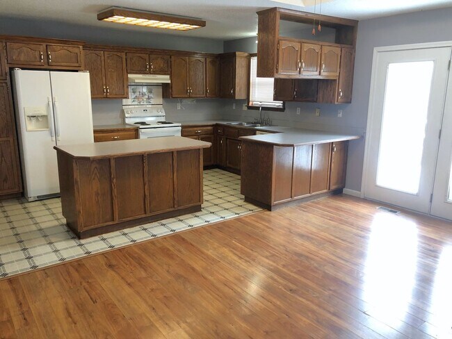 Foto del edificio - 4 Bed, 3 Bath House - Lansing Schools!!