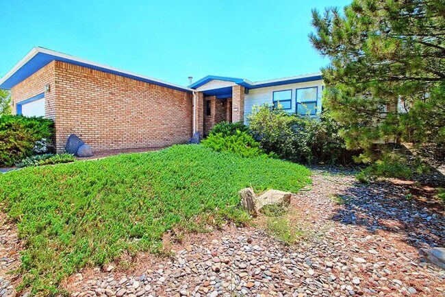 Foto del edificio - Charming 3-Bed, 2-Bath Home in Orchard Mesa