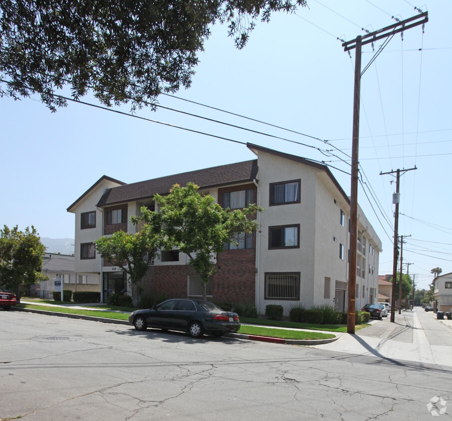 Primary Photo - Villa Properties