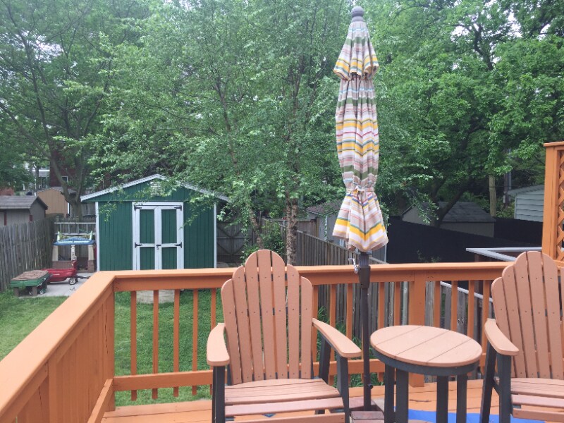 Foto del edificio - 529 E Nelson Ave