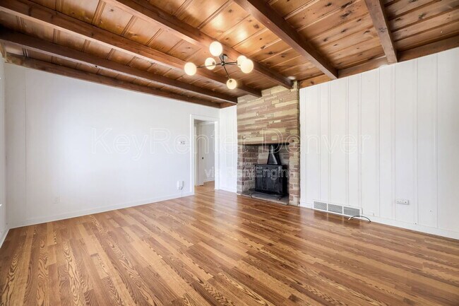 Foto del edificio - 1220 Upham St