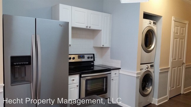 Foto del edificio - 8625 Coralbell Ln