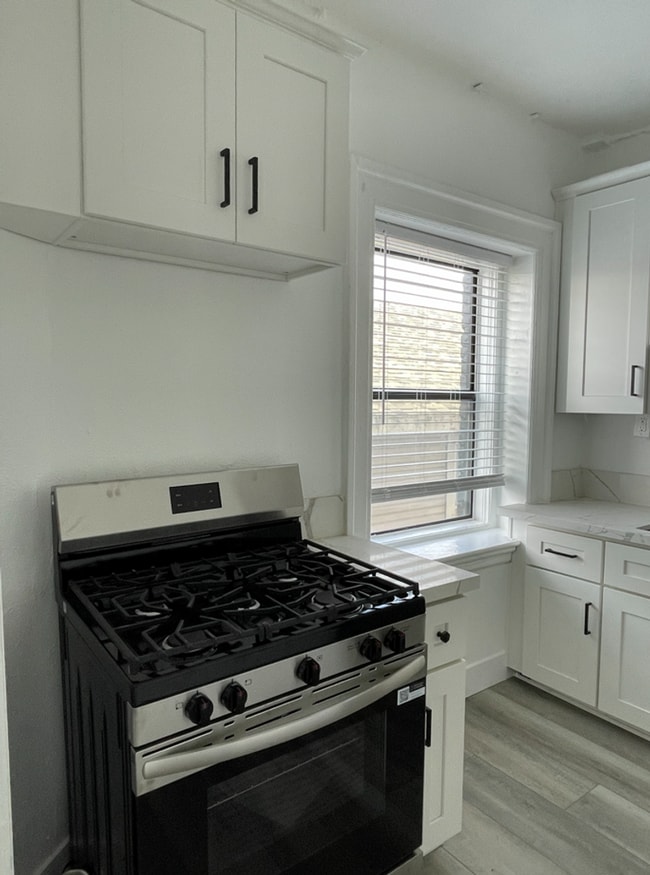 Interior Photo - Catalina Court