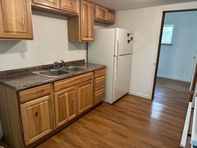 Foto del edificio - Super Rare 1 Bedroom House In Albany