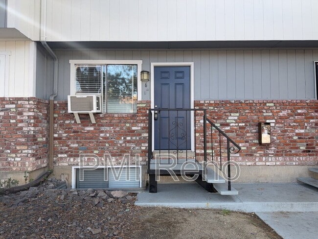 Building Photo - 1424 E 9th St