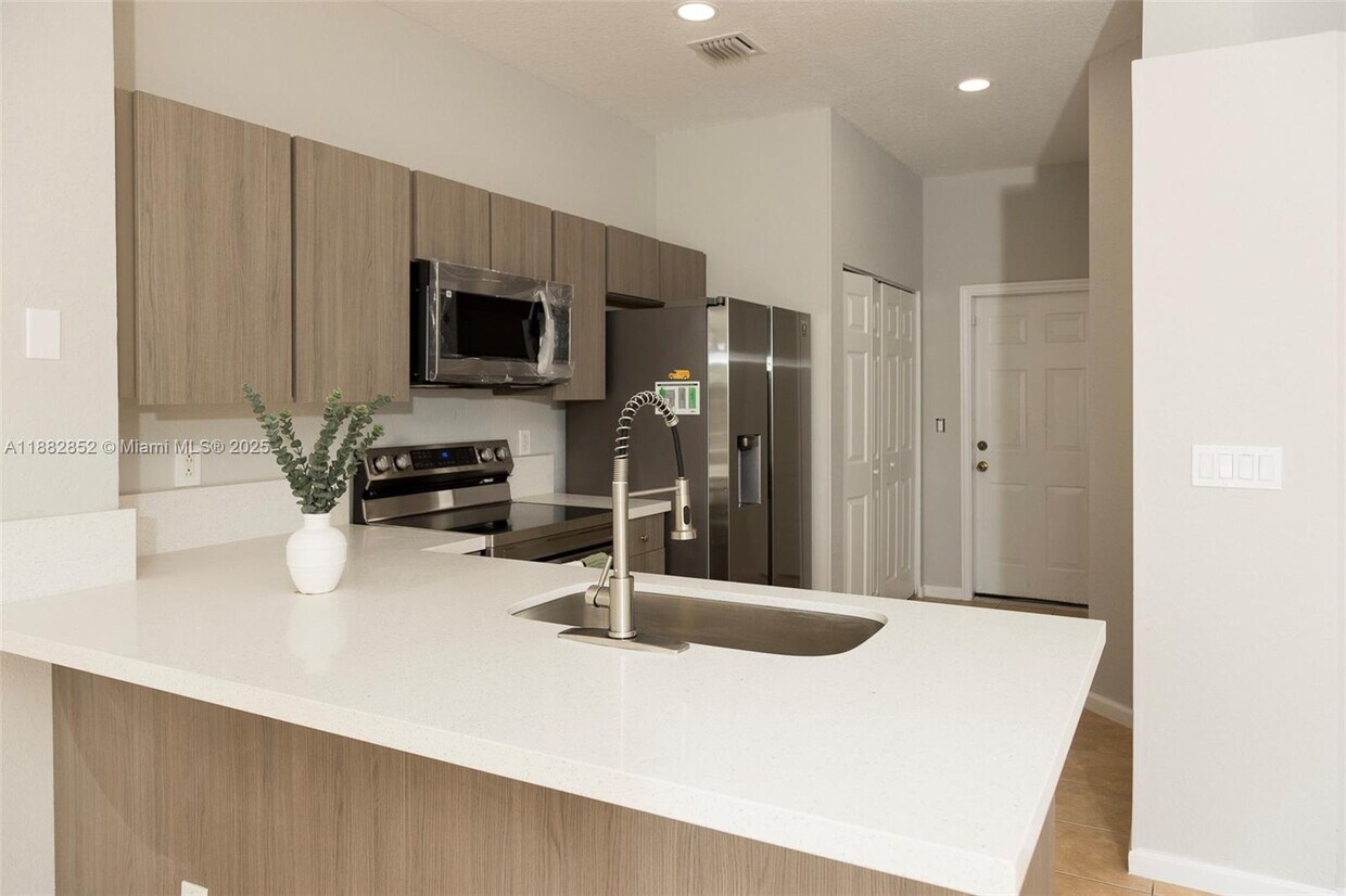 Foto principal - 5662 Enclave Pl
