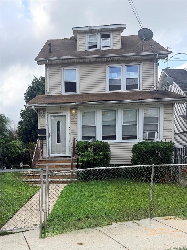 Building Photo - 186-40 Murdock Ave