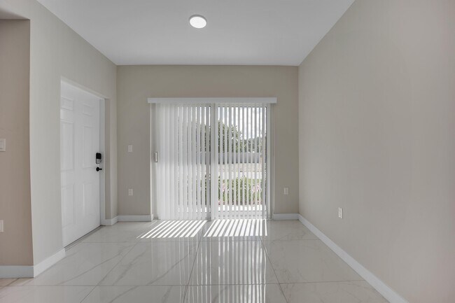 Building Photo - 13829 SW 262nd Ln