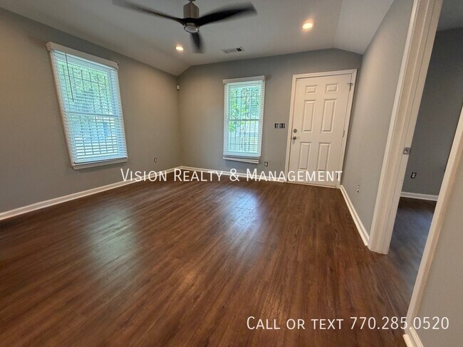 Building Photo - 374 Paines Ave NW
