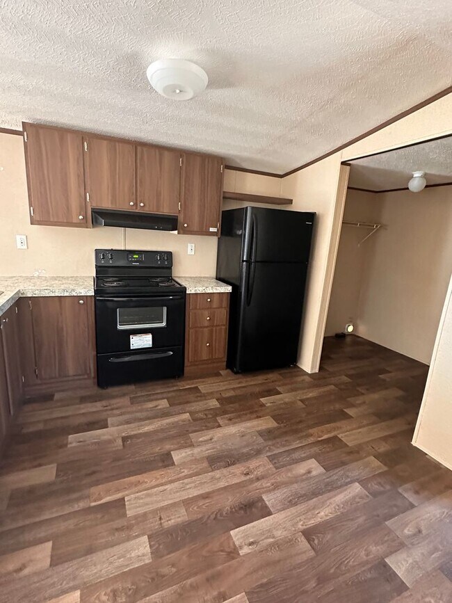Building Photo - 3BR/2BA
