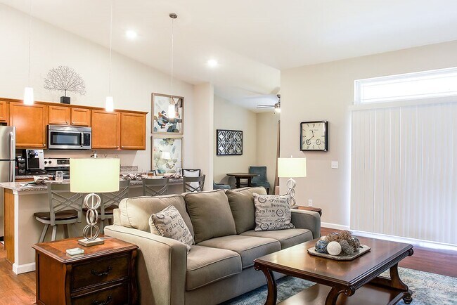 Techos abovedados y toneladas de luz natural - Redwood Greer Abner Creek Road